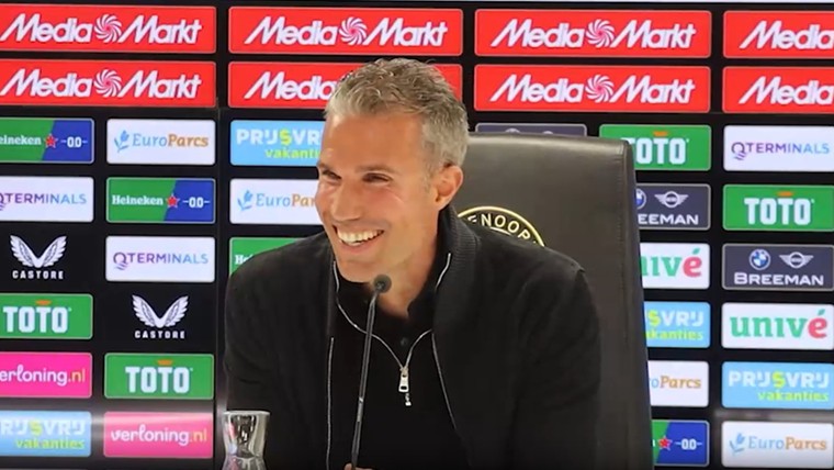 Zo beleefde Van Persie het gejuich in De Kuip na de goal van Groningen tegen Ajax