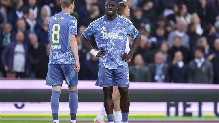 'Brobbey heeft meer kaarten dan goals, dat kan niet voor een Ajax-spits'