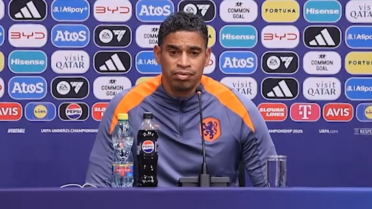 Ongelukkige momenten Regeer bij Jong Oranje: hoeveel krediet heeft hij nog?