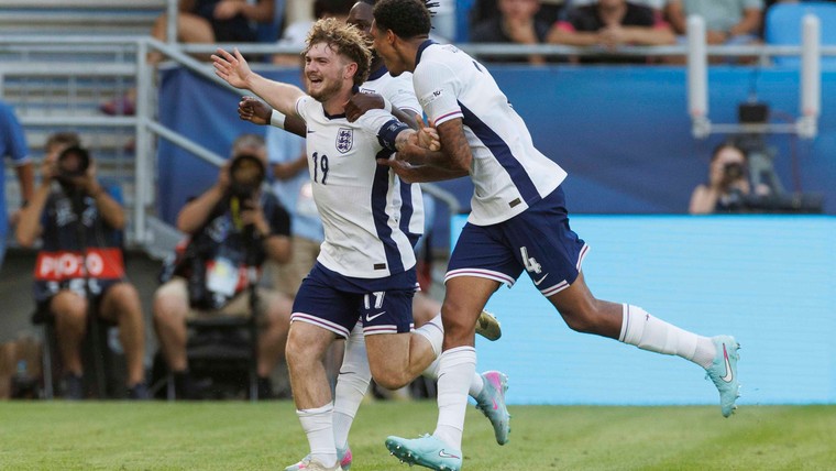 Jong Engeland-uitblinker Elliott geeft credits aan Virgil van Dijk