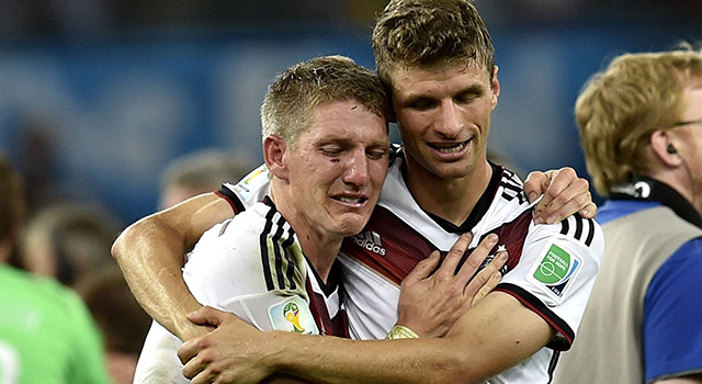 Bastian Schweinsteiger en Thomas Müller komen elkaar voortaan alleen nog tegen bij de Duitse nationale ploeg, want een hereniging bij Manchester United zit er niet in.
