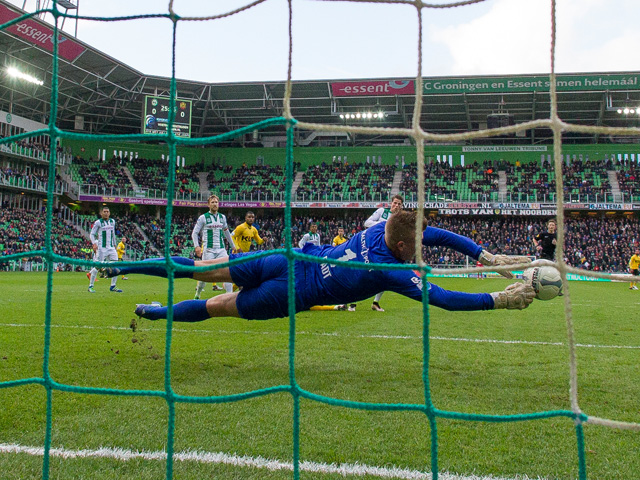 Krijgt Erwin van de Looi dan toch nog een glansrijk afscheid bij FC Groningen? Nadat de coach bekendmaakt na dit seizoen te vertrekken volgt een ineenstorting, maar de ploeg krabbelt weer op. Voor de vierde achtereenvolgende keer verliezen de Groningers niet. Dit keer is Roda JC Kerkrade het slachtoffer: 1-0.