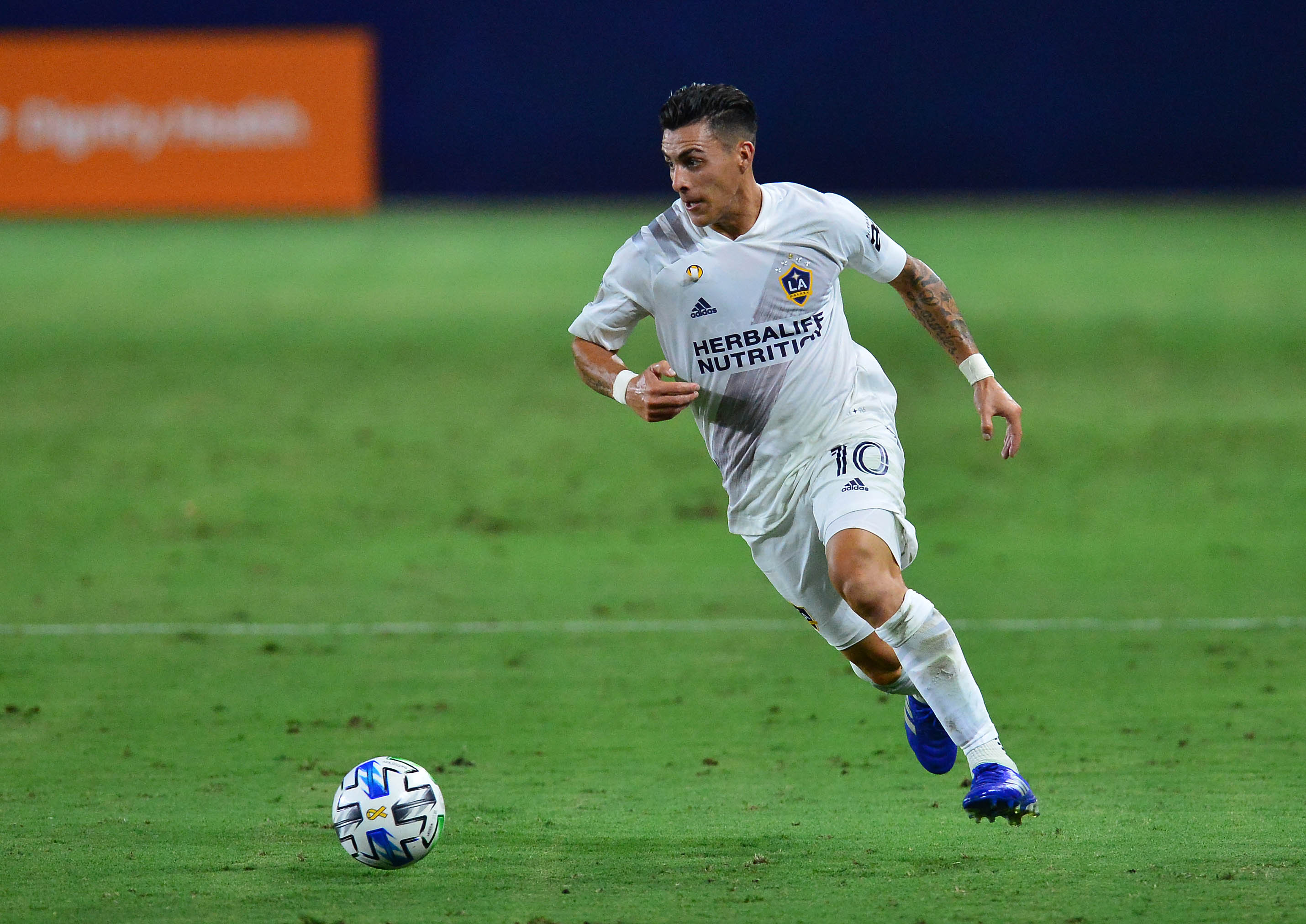 Cristian Pavón in dienst van LA Galaxy.