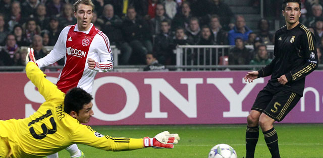 Antonio Adán in actie tegen Ajax in de Champions League van vorig seizoen.