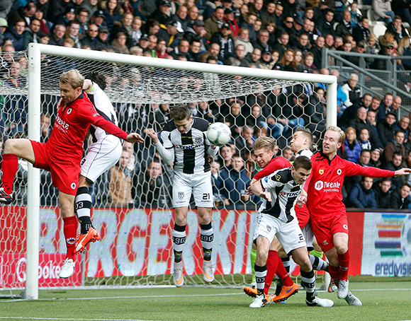 Heracles Almelo en Excelsior komen allebei niet tot scoren. De wedstrijd, waarin de bezoekers uit Rotterdam het meeste gevaar kunnen stichten, eindigt zoals die ook begon: doelpuntloos.