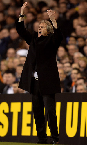 Trainer Jorge Jesus zit maar zelden stil tijdens een wedstrijd van Benfica. Het leidde tot ergenis bij Tim Sherwood.