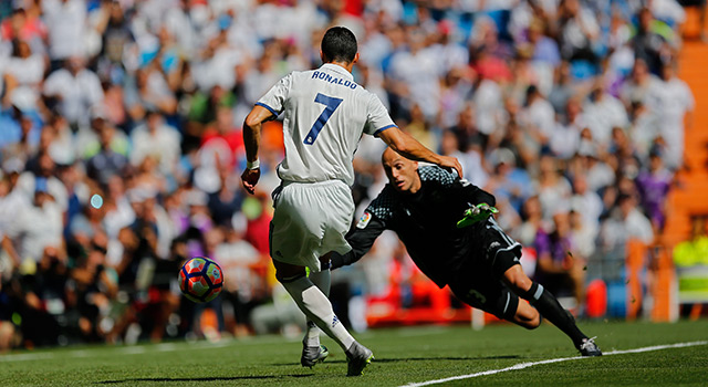 Cristiano Ronaldo staat op het punt zijn 261ste competitiegoal voor Real Madrid te maken. 
