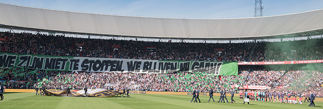 Feyenoord maakte ondanks de personele wijzigingen het vertrouwen van de fans waar tegen AZ. 