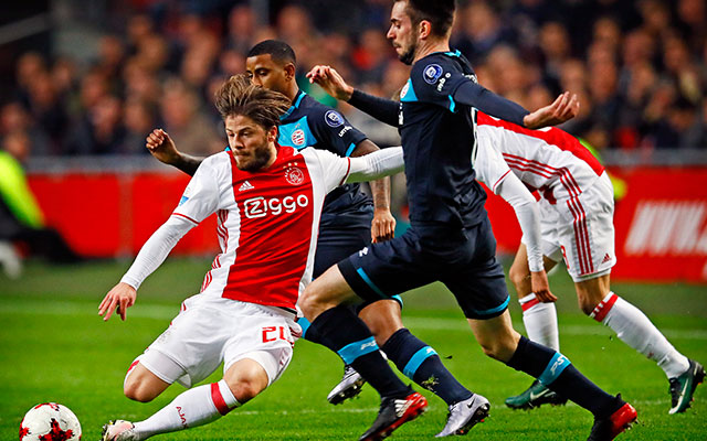 Vlak voor de winterstop eindigde Ajax-PSV in 1-1.