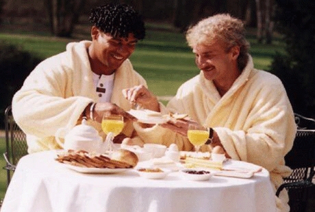 Frank Rijkaard en Rudi Völler in het reclamespotje van &#039;Echte Boter&#039; in 1996. 