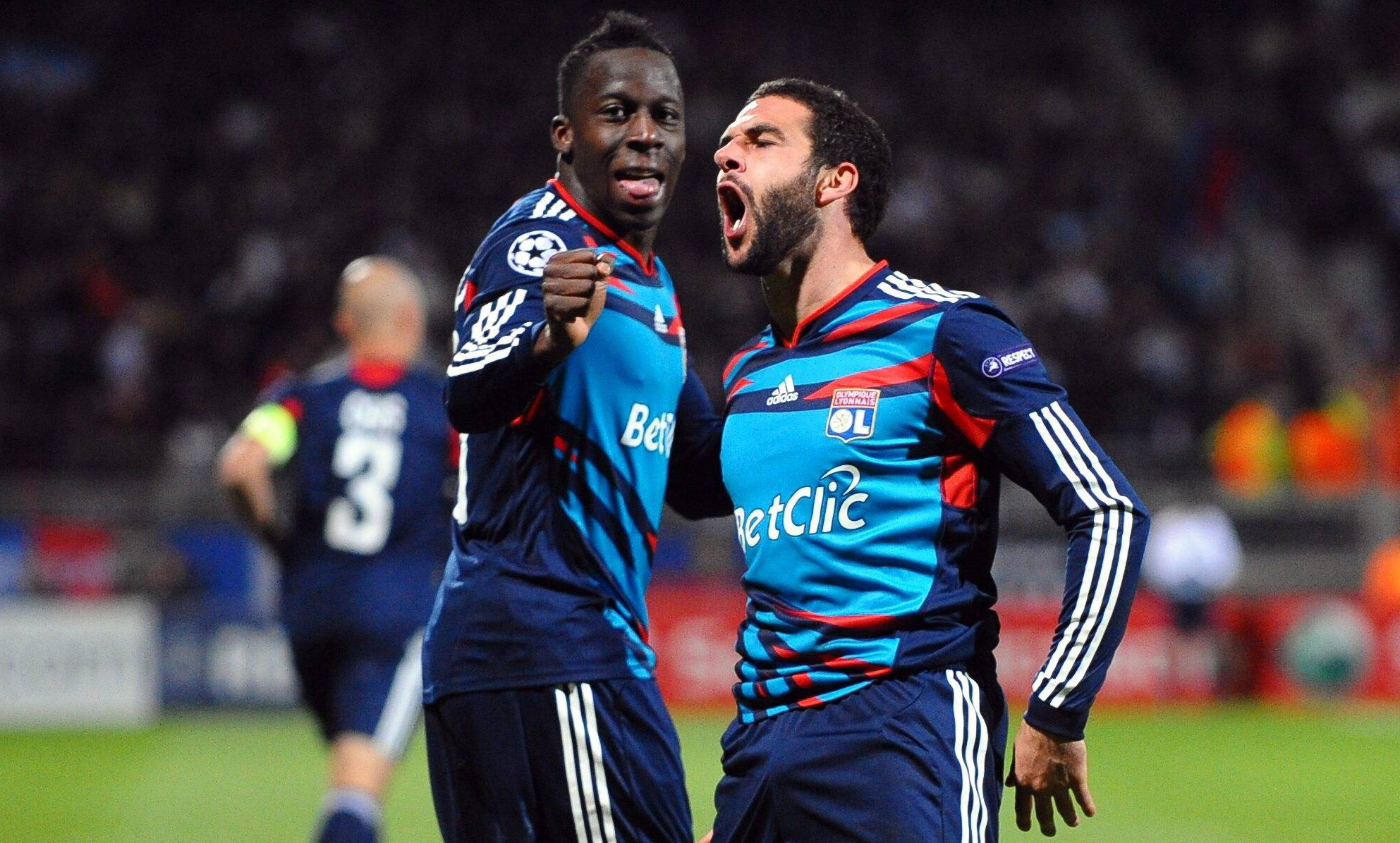 Aly Cissokho (links) en Lisandro López verhuisden voor respectievelijk 15 en 24 miljoen van FC Porto naar Olympique Lyon.
