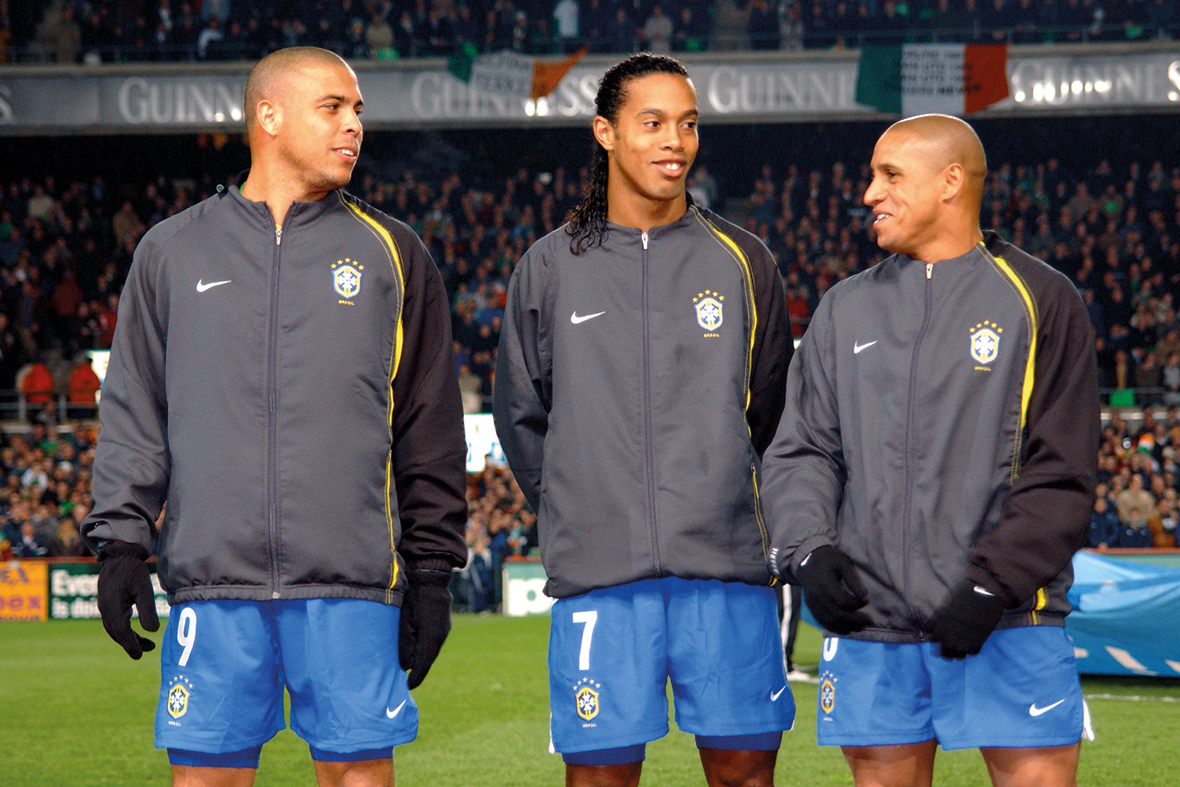 Als Braziliaans international tussen zijn helden Ronaldo en Roberto Carlos.