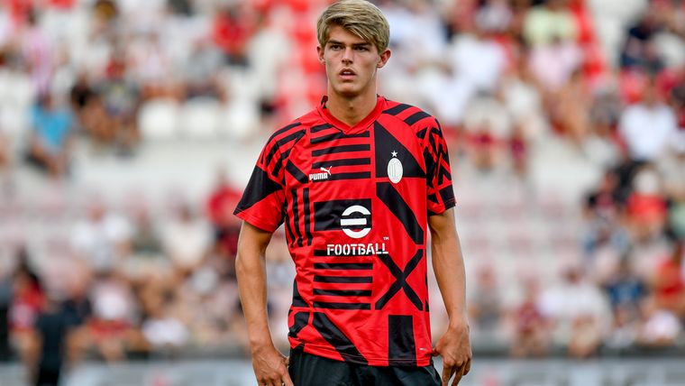 Charles De Ketelaere als speler van AC Milan.