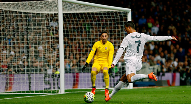 Het duurde even, maar uiteindelijk maakte Cristiano Ronaldo toch zijn 22ste doelpunt tegen Sevilla, de favoriete tegenstander van de topschutter van Spanje. De teller van Ronaldo staat nu op 41 treffers in alle competities.