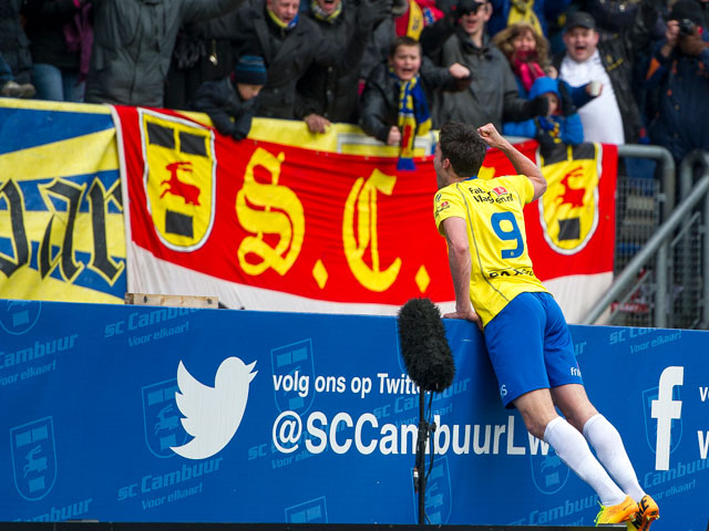 Deze winter nog aangeboden bij De Graafschap, nu met twee goals de beul van een armetierig PEC Zwolle (3-1). Het kan verkeren in Leeuwarden. Martijn Barto is nu weer de held.