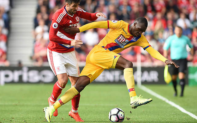 Christian Benteke scoorde meteen bij zijn debuut voor Crystal Palace, dat ruim dertig miljoen euro neertelde voor de bij Liverpool overbodig geworden spits.