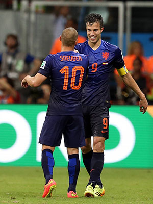 Robin van Persie en Wesley Sneijder trekken volgens Van Gaal de kar bij Oranje.