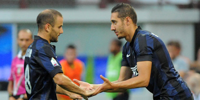 Ishak Belfodil (rechts) is bij Inter reservespits achter de goed presterende Rodrigo Palacio (links).