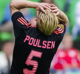 Christian Poulsen baalt, hij miste in de slotfase een grote kans.