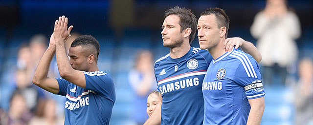 Ashley Cole, Frank Lampard en John Terry nemen afscheid van het Chelsea-publiek. José Mourinho betwijfelt of het trio daadwerkelijk vertrekt.