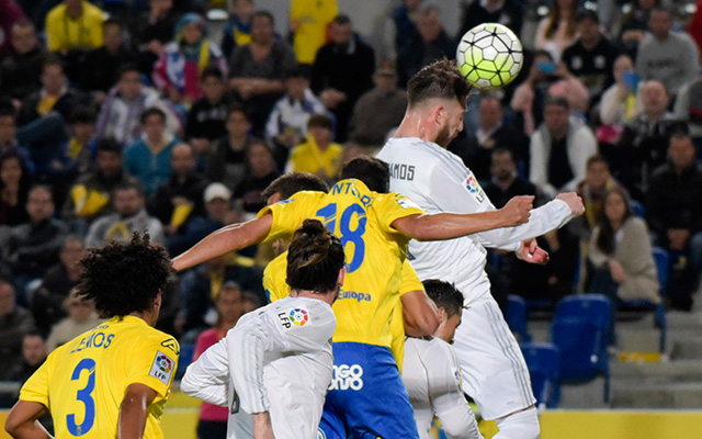 Sergio Ramos kopte zondag uit een corner zijn zeventigste goal voor club en land tegen de touwen. Gek genoeg kreeg de kopsterke verdediger als international nóóit rood.