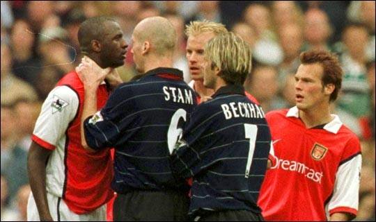 De strijd tussen Arsenal en Manchester United werd nog iconischer met spelers als Patrick Vieira en Jaap Stam op het veld.