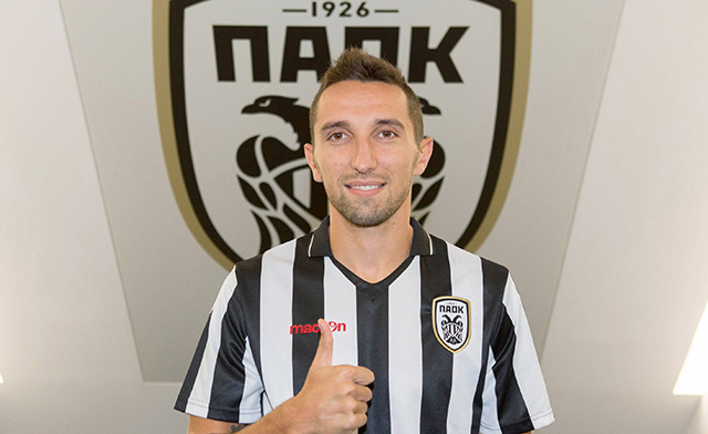 PAOK-linksback Marin Leovac is verdedigend kwetsbaar. 