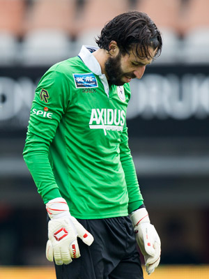 Doelman Khalid Sinouh verloor maandag opnieuw met Sparta Rotterdam.