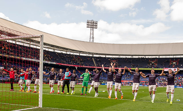 Go Ahead Eagles zorgde zondagmiddag voor een enorme stunt door in De Kuip van Feyenoord te winnen. Na zeven nederlagen op rij wipte invaller Jules Reimerink de winnende treffer over Kenneth Vermeer heen. Er is weer hoop in Deventer. En tijd voor een klein feestje.