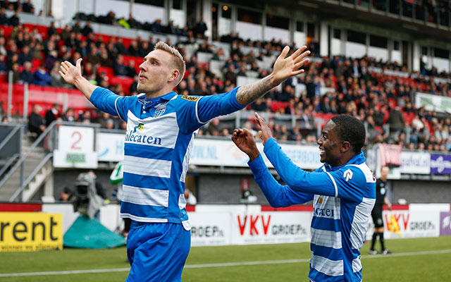 Nicolai Brock-Madsen (links) nam drie van de laatste zes Eredivisie-goals van PEC Zwolle voor zijn rekening.
