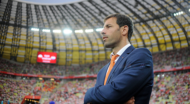 Van Nistelrooy als assistent-bondscoach bij Oranje. Is Jong Oranje zijn volgende klus?