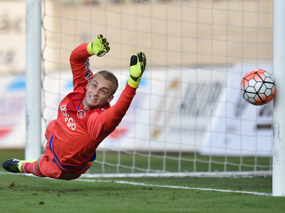 Enkel Martin Pospísil, speler van FK Jablonec, wist vanaf elf meter niet te scoren tegen Jasper Cillessen. Het was echter niet de doelman zelf, maar de rechterpaal die een doelpunt in dat Europese play-offduel voorkwam.