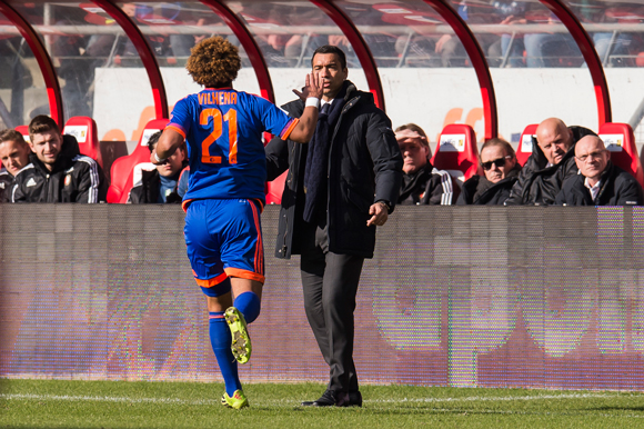 Tonny Vilhena rent naar zijn treffer in een streep naar de laatste weken zo bekritiseerde Giovanni van Bronckhorst.