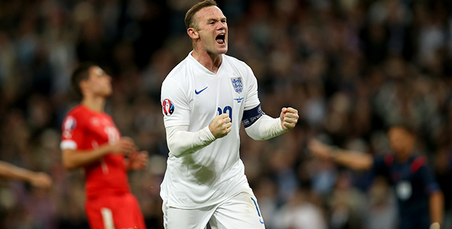 Op 8 september 2015 was de dag aangebroken dat Engeland dan toch echt een nieuwe all-time topscorer kreeg. Wayne Rooney benutte een strafschop in de EK-kwalificatiewedstrijd tegen Zwitserland (2-0 winst) en kwam daarmee op vijftig doelpunten in het nationale elftal. Na de mijlpaal, die hij bereikte na 106 interlands, werd hij voor de eerstvolgende interland tegen Estland in het zonnetje gezet door Charlton. &#039;Ik heb het altijd een eer gevonden om dit record in handen te hebben, maar ik ben blij dat de aanvoerder van mijn club (Manchester United, red.) en land dit nu van mij overneemt.&#039;