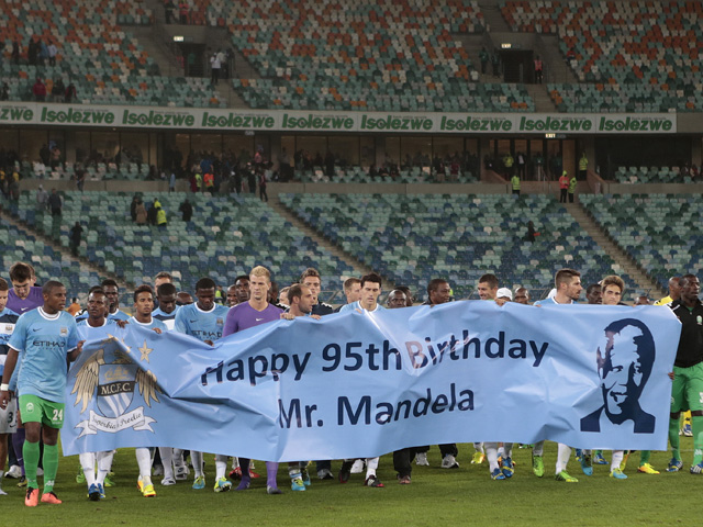 In de voorbereiding op het huidige seizoen speelde Manchester City een oefenduel tegen het Zuid-Afrikaanse AmaZula FC. De spelers eerden de 95ste verjaardag van Nelson Mandela.