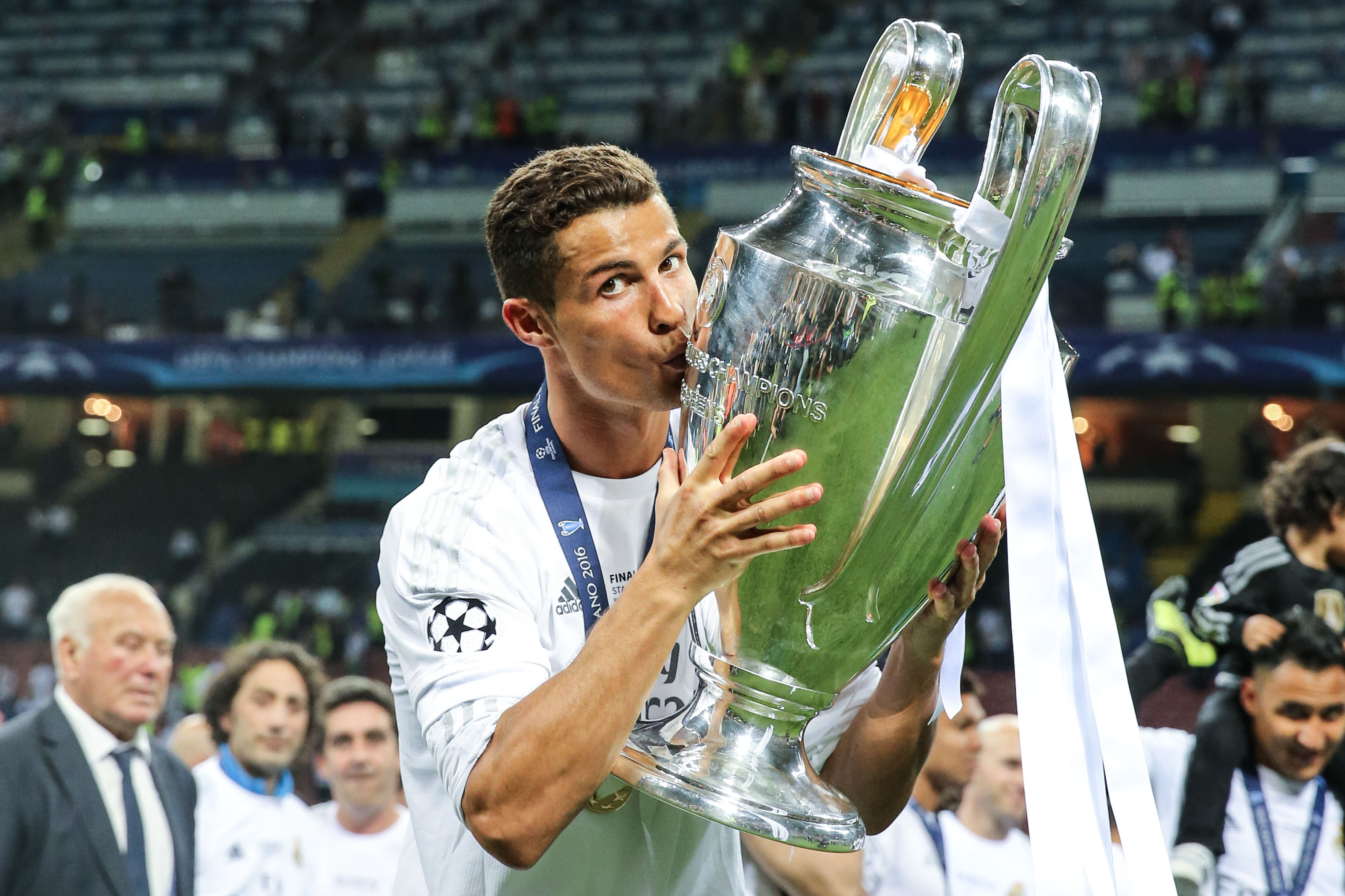 Ronaldo met zijn derde Champions League-trofee. Eerder won hij die prijs in 2014 met Real en in 2008 met Manchester United.