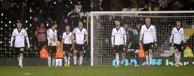 Fulham-spelers druipen af na de dramatische nederlaag.