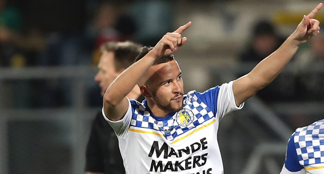 RKC Waalwijk heeft even iets minder zorgen dankzij Kenny Anderson. In het blauwe tegeltjes-shirt beslist hij het cruciale duel met ADO Den Haag (1-2). 