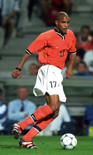 Pierre van Hooijdonk als Oranje-international tijdens het WK 1998.