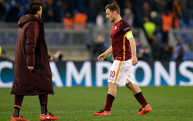 Francesco Totti mocht net als Daniele De Rossi als invaller heel even meedoen. De 39-jarige Keizer van Rome droop gedesillusioneerd, en zonder een druppel zweet, af na het laatste fluitsignaal.