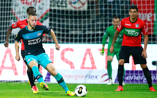 In september 2016 boekte PSV een simpele 0-4 overwinning bij NEC.