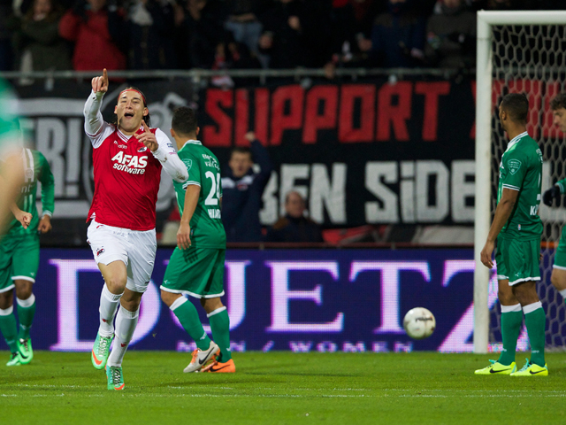 Nemanja Gudelj was de matchwinner bij AZ - FC Groningen. De ploeg van Dick Advocaat kende een goede start, want al na zeventien minuten stond het 2-0. Twee treffers van Gudelj. De tweede was grote schoonheid. Op aangeven van Steven Berghuis schoot hij de bal met een halve omhaal binnen.