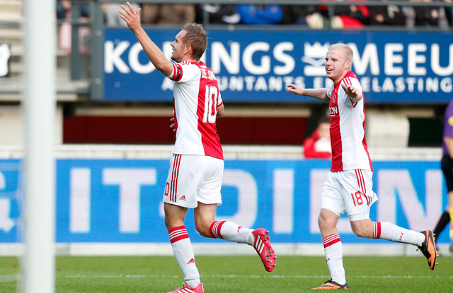Op 10 november wint Ajax pas zijn eerste uitwedstrijd. Het uitcomplex was ontstaan door duels bij AZ (3-2), SC Heerenveen (3-3), FC Groningen (1-1), PSV (4-0) en FC Twente (1-1). Maar in het zesde duel op vreemde bodem is het eindelijk raak: 0-3.