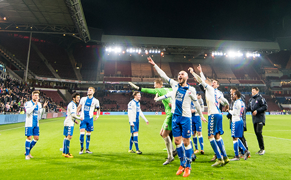 FC Utrecht viert de zege op PSV (1-3), waardoor de Domstedelingen zich plaatsen voor de halve finale.