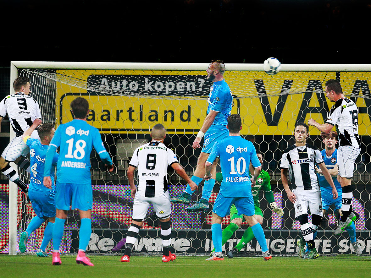 Zonder al te veel moeite houdt Heracles Almelo zich staande tussen de toppers. Willem II was na minder dan een halfuur eigenlijk al geklopt (2-1).