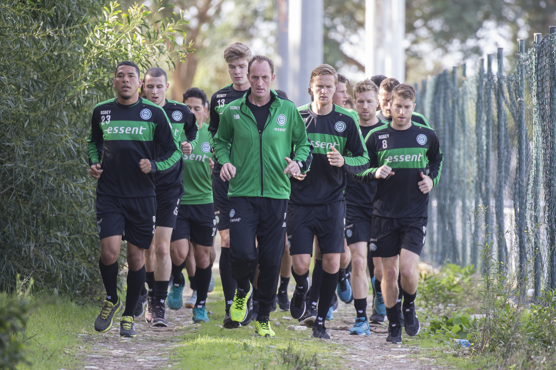 FC Groningen werkte zondag een laatste training af in Costa Ballena en keerde daarna terug naar Nederland. Daar bereidt de selectie zich onder aanvoering van trainer Erwin van de Looi voor op de hervatting van de competitie. Zondag komt FC Utrecht op bezoek.