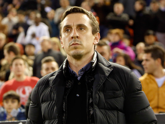 Gary Neville kreeg sinds midden februari al hulp van Pako Ayestarán, die terugkeerde bij Valencia als assistent-trainer.
