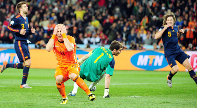Arjen Robben heeft in de finale van 2010 dé kans om geschiedenis te schrijven gemist.