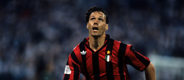 Marco van Basten is een van de 48 Nederlanders die in buitenlandse dienst debuteerden in de Champions League. In het eerste seizoen van deze competitie, 1992/93, speelde hij voor AC Milan, net als Frank Rijkaard en Ruud Gullit. Het drietal was daarvóór wel al in het Europa Cup I-toernooi actief geweest.