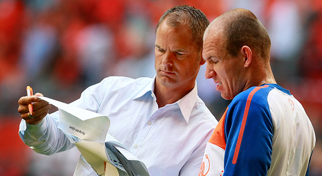 Frank de Boer en Arjen Robben in de tijd dat de Ajax-coach nog assistent was bij Oranje.
